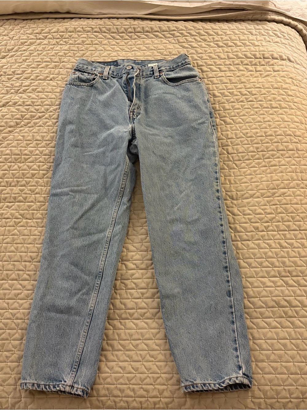 Levi’s 550 Light Wash Classic Straight Leg Jeans